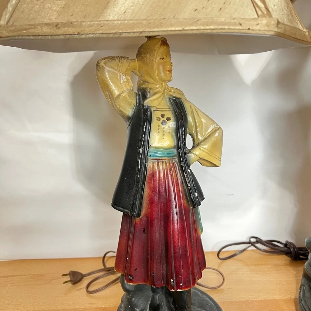 *RARE* Vintage Chalkware  European Couple Lamps‎ *RARE*